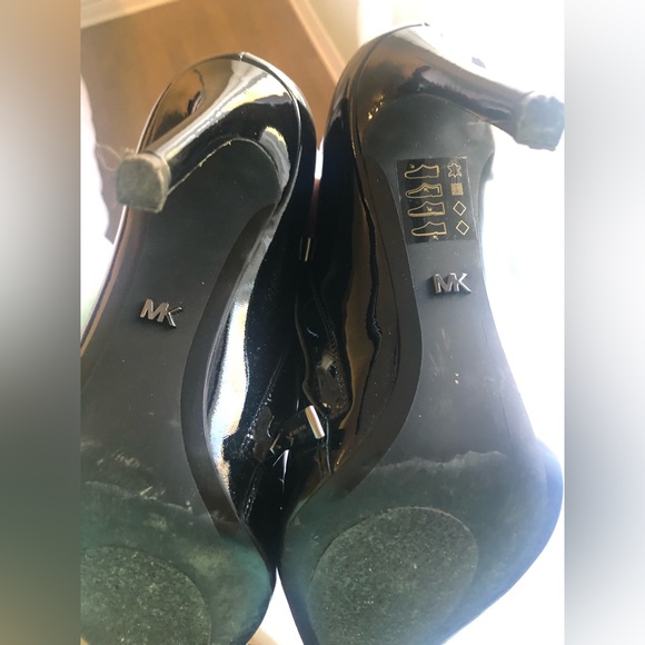 Michael Kors Short Booties - Picture 4 of 7